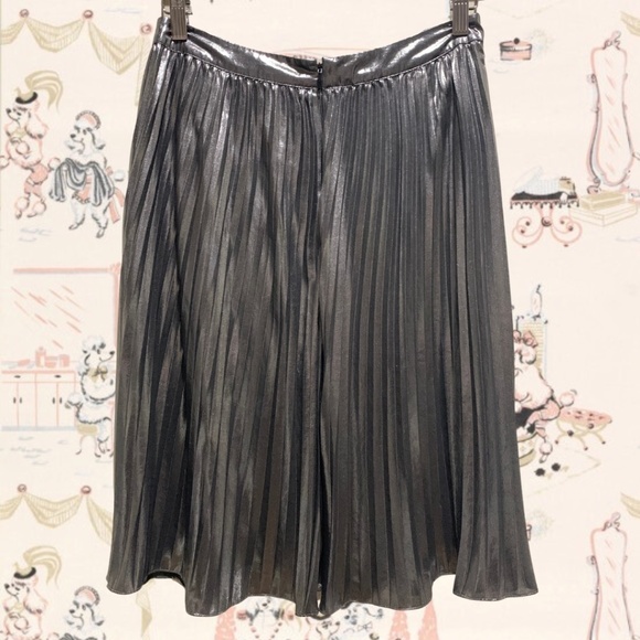 Trouve (Nordstrom) Pleated Metallic Skirt - Picture 2 of 7